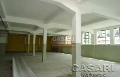 Imagem: O depósito possui 1.738m² de Área e está localizado em