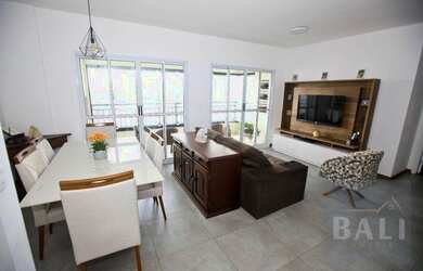 Imagem: O apartamento possui 3 Dormitórios, 2 Banheiros, 2 Vagas na