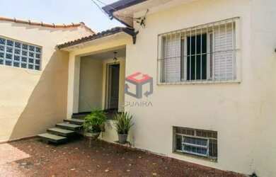 Imagem: A casa possui 2 Dormitórios, 1 Banheiro, 4 Vagas na garagem