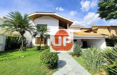 Imagem: A casa em condomínio possui 4 Dormitórios, 5 Banheiros, 4