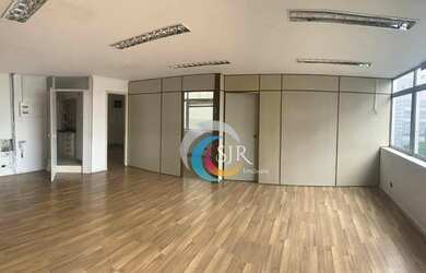 Imagem: O depósito possui 2 Vagas na garagem, 88m² de Área e está