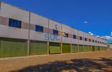 Imagem: O depósito possui 85m² de Área e está localizado em Três