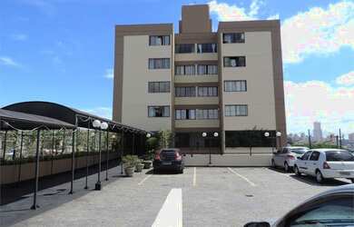 Imagem: O apartamento e possui 2 Dormitórios, 1 Banheiro, 1 Vaga na