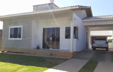 Imagem: A casa possui 2 Dormitórios, 1 Banheiro, 1 Vaga na garagem