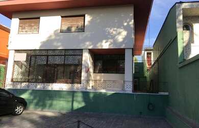 Imagem: O depósito possui 5 Vagas na garagem, 600m² de Área e está