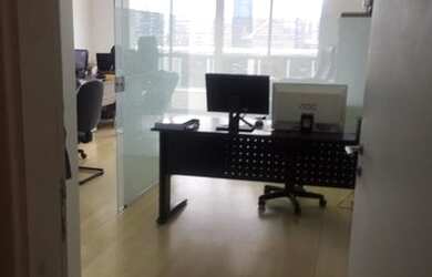 Imagem: O depósito possui 1 Vaga na garagem, 44m² de Área e está