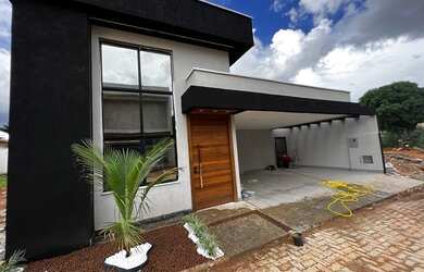 Imagem: A casa em condomínio possui 3 Dormitórios, 4 Banheiros, 4