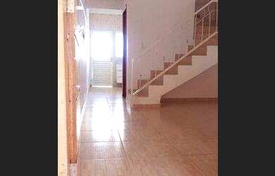 Imagem: A casa possui 2 Dormitórios, 1 Banheiro, 1 Vaga na garagem