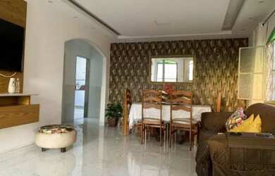 Imagem: A casa possui 2 Dormitórios, 1 Banheiro, 1 Vaga na garagem