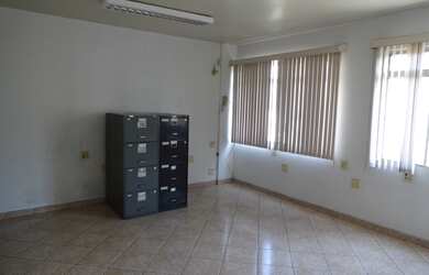 Imagem: O depósito possui 31m² de Área e está localizado em Água