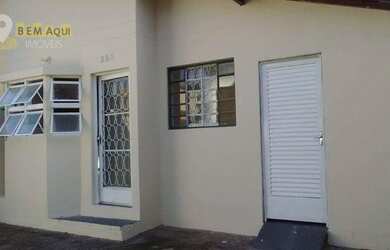 Imagem: A casa possui 3 Dormitórios, 2 Banheiros, 2 Vagas na garagem