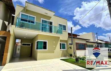 Imagem: A casa possui 3 Dormitórios, 3 Banheiros, 2 Vagas na garagem