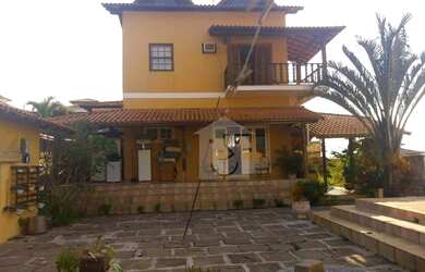 Imagem: A casa em condomínio possui 4 Dormitórios, 4 Banheiros, 263m²