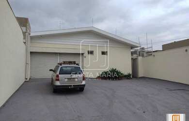 Imagem: O depósito possui 5 Vagas na garagem, 215m² de Área e está