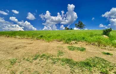 Imagem: O terreno possui 600m² de Área e está localizado em Centro