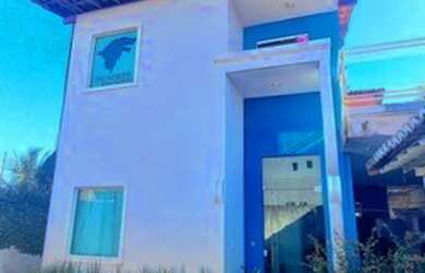 Imagem: A casa possui 4 Dormitórios, 3 Banheiros, 3 Vagas na garagem