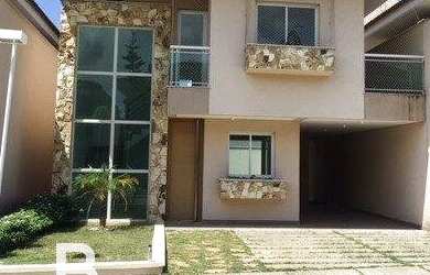 Imagem: A casa possui 3 Dormitórios, 5 Banheiros, 3 Vagas na garagem