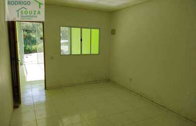 Imagem: A casa possui 2 Dormitórios, 3 Banheiros, 1 Vaga na garagem