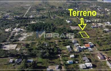 Imagem: O terreno possui 300m² de Área e está localizado em Balneário