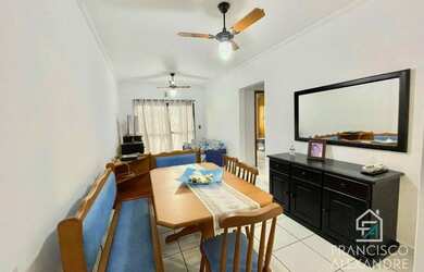 Imagem: O apartamento possui 2 Dormitórios, 1 Banheiro, 2 Vagas na