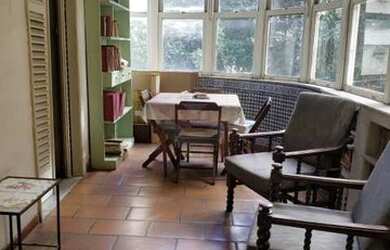 Imagem: O apartamento possui 3 Dormitórios, 1 Banheiro, 1 Vaga na garagem