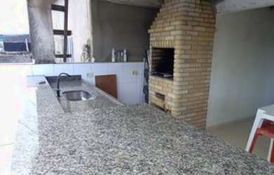 Imagem: A casa possui 3 Dormitórios, 2 Banheiros, 1 Vaga na garagem