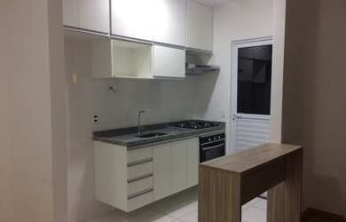 Imagem: A casa possui 3 Dormitórios, 2 Banheiros, 2 Vagas na garagem