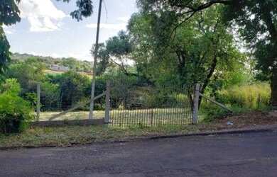 Imagem: O terreno possui 1.950m² de Área e está localizado em Periolo