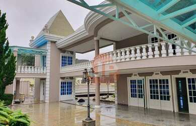 Imagem: A casa em condomínio possui 5 Dormitórios, 5 Banheiros, 5