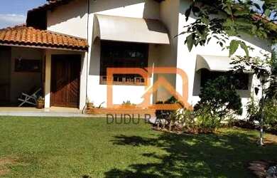 Imagem: A casa em condomínio possui 4 Dormitórios, 3 Banheiros e 160m²