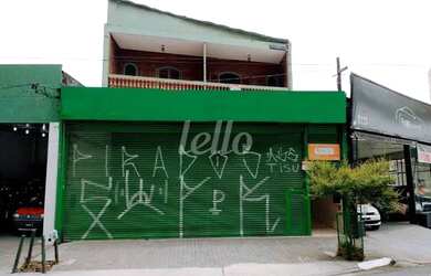 Imagem: O depósito possui 3 Vagas na garagem, 400m² de Área e está