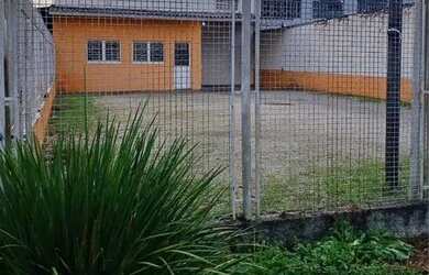 Imagem: O depósito possui 200m² de Área e está localizado em Boqueirão