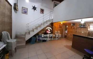 Imagem: A casa possui 3 Dormitórios, 2 Banheiros, 2 Vagas na garagem