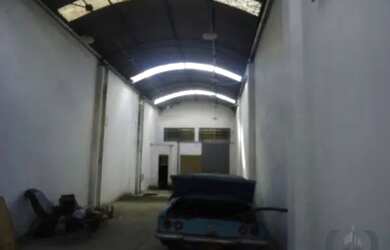 Imagem: O depósito possui 130m² de Área e está localizado em Navegantes