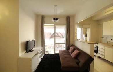 Imagem: O apartamento possui 2 Dormitórios, 1 Banheiro, 1 Vaga na garagem