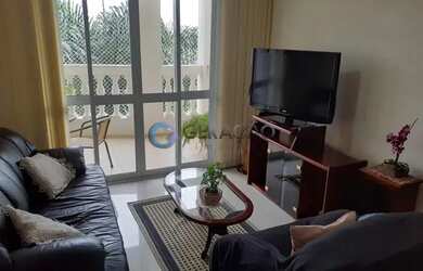 Imagem: O apartamento possui 3 Dormitórios, 1 Banheiro, 2 Vagas na