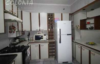 Imagem: A casa possui 3 Dormitórios, 3 Banheiros, 2 Vagas na garagem