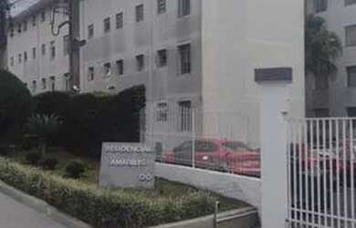 Imagem: O apartamento possui 3 Dormitórios, 1 Banheiro, 1 Vaga na garagem