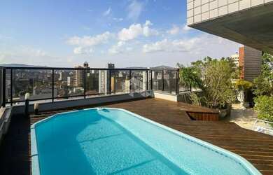 Imagem: O apartamento na cobertura possui 4 Dormitórios, 5 Banheiros