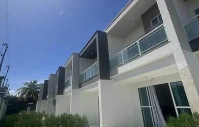 Imagem: A casa possui 2 Dormitórios, 2 Banheiros, 1 Vaga na garagem