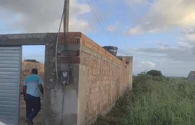 Imagem: A casa possui 1 Dormitório, 1 Banheiro, 5 Vagas na garagem