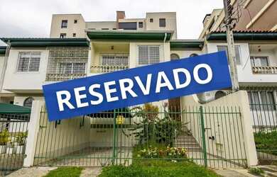 Imagem: A casa possui 3 Dormitórios, 4 Banheiros, 1 Vaga na garagem