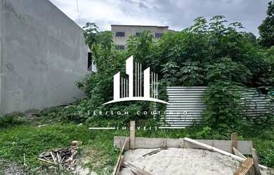 Imagem: O terreno possui 300m² de Área e está localizado em Universal