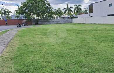 Imagem: O terreno possui 900m² de Área e está localizado em Barra