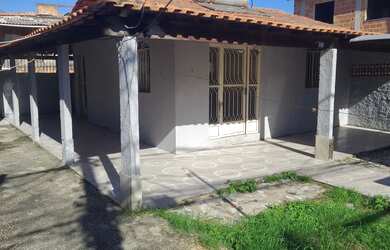 Imagem: A casa possui 2 Dormitórios, 2 Banheiros, 1 Vaga na garagem