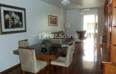 Imagem: O apartamento possui 3 Dormitórios, 3 Banheiros, 2 Vagas na