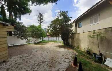 Imagem: O terreno possui 360m² de Área e está localizado em Parque