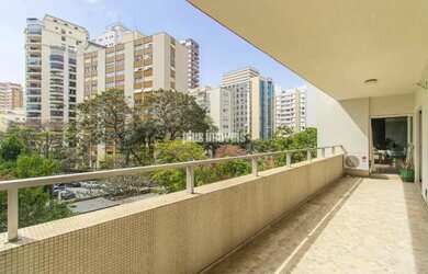 Imagem: O apartamento possui 4 Dormitórios, 4 Banheiros, 4 Vagas na