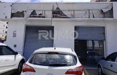 Imagem: O depósito para alugar possui 5 Vagas na garagem e 70m² de