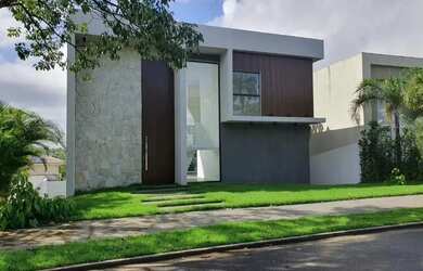 Imagem: A casa em condomínio possui 4 Dormitórios, 5 Banheiros, 3